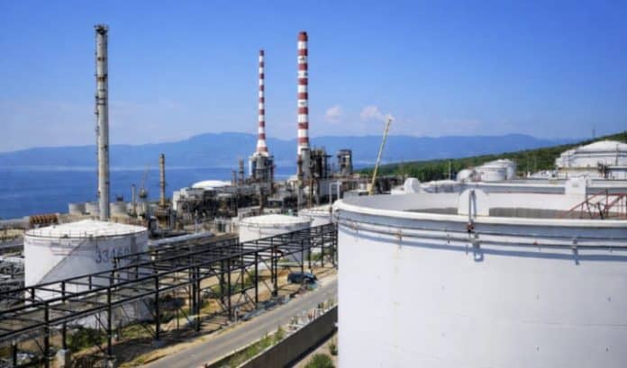 Sanksi Minyak Rusia oleh AS, Upaya Stabilkan Pasar Energi GlobalĀ Sanksi