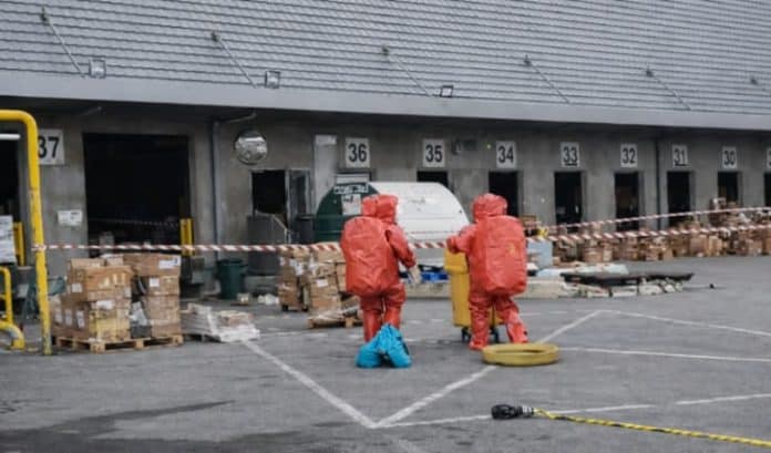 Kepanikan di Bandara Ben Gurion, Paket Misterius Keluarkan Asap Hitam Kepanikan