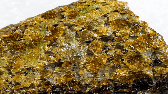 Mengejutkan! Penemuan Mineral Garnet di Meteorit Mars Mineral